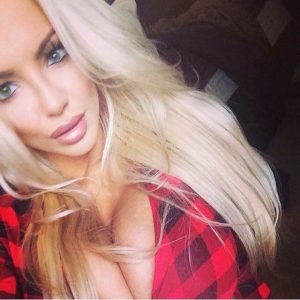 Fille du 10 nue sur la webcam